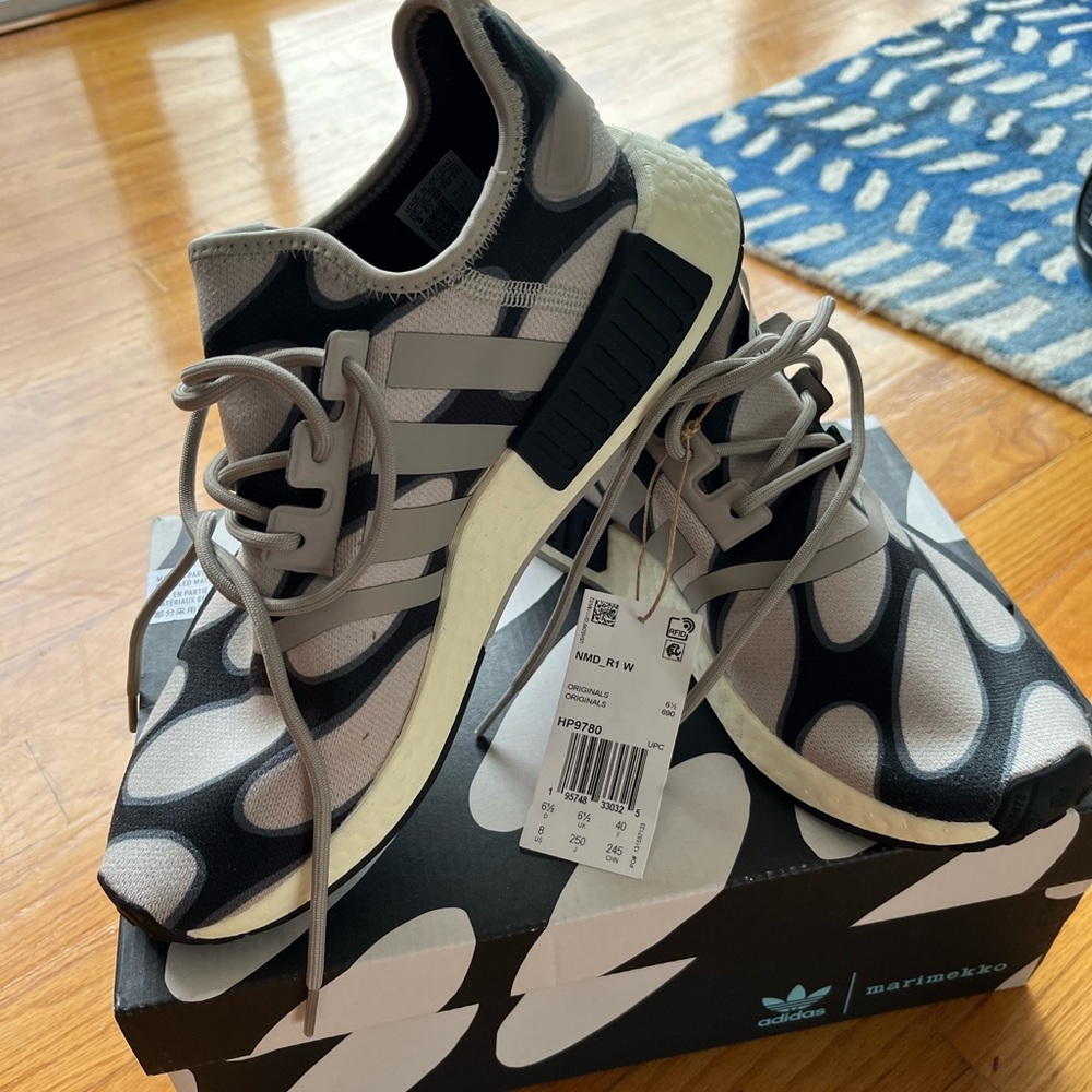 Adidas Marimekko Collection Running Shoes / Sneakers / Size 8 Women’s